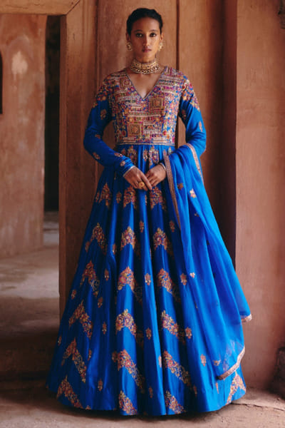 Blue chevron embroidered kalidar set