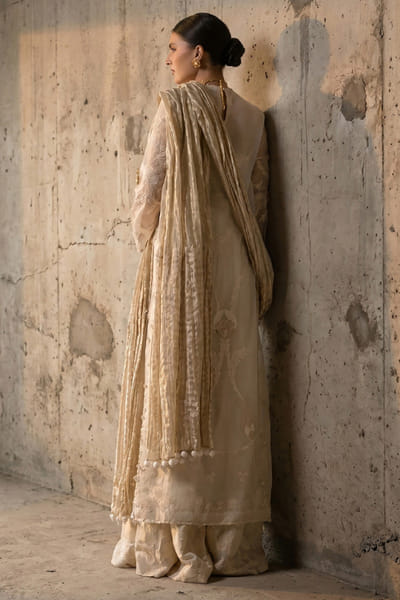 Sana Safinaz Ivory embossed pleated long kurta set SANAJUL26D150001