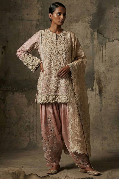 Sana Safinaz Light pink thread embroidered textured kurta set SANAJUL26D150206