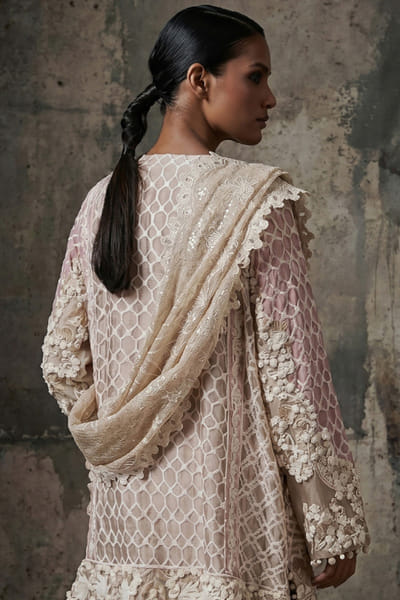 Sana Safinaz Light pink thread embroidered textured kurta set SANAJUL26D150206
