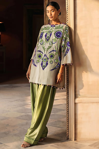 Sana Safinaz Ivory-olive appliqued kurta set SANAAUG26D153590