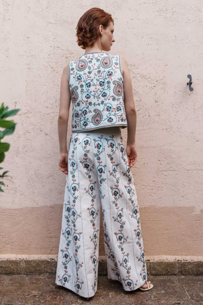 Shruti Sancheti White paisley embroidered co-ord set SHRUJUN26D147611