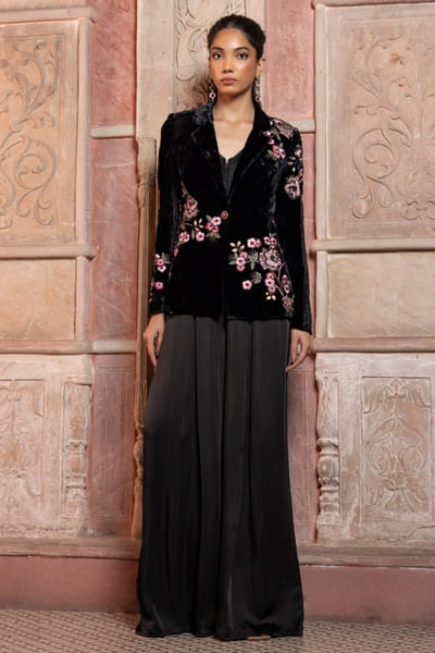 Black appliqué embroidered blazer
