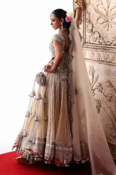 Hussain Rehar Ivory embroidered lehenga set HUSAUG25D132520