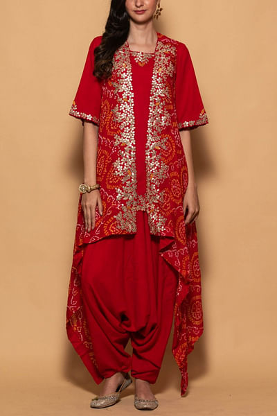 Red embroidered cape set