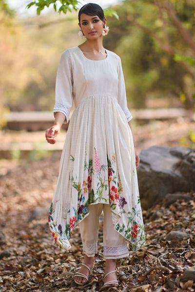 Ivory floral printed and embroidered kurta set