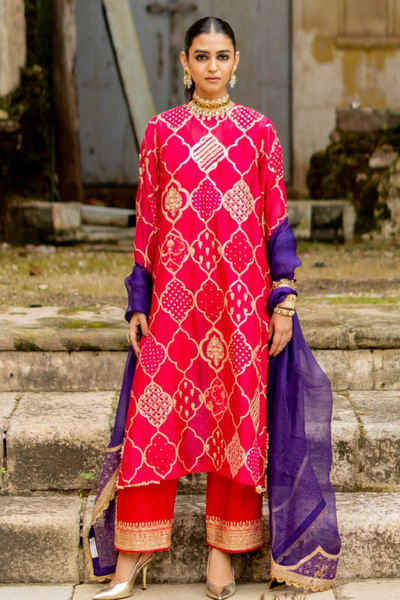 Pink aari embroidered kurta set