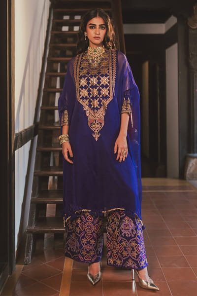 Blue patola embroidered kaftan set