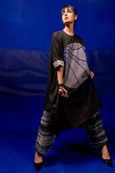 Black thread embroidered kaftan set