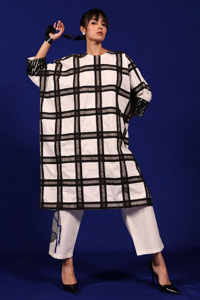 Black and white embroidered kaftan set