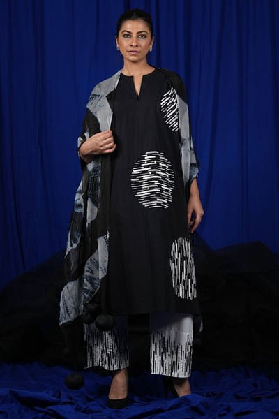 Black thread embroidered kurta set