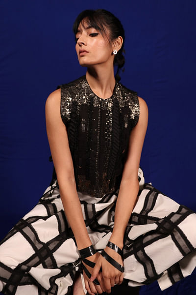 Black thread embroidered gillet