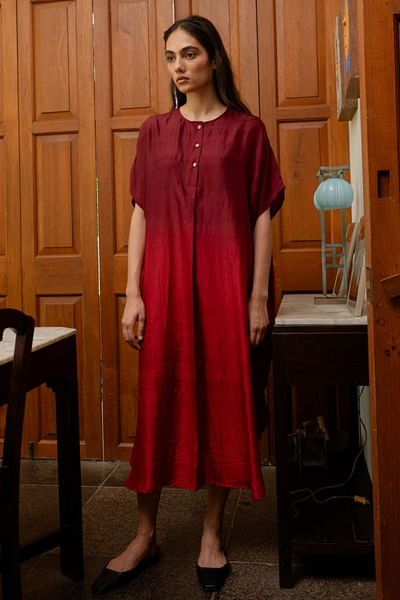 Red ombre pleated kaftan