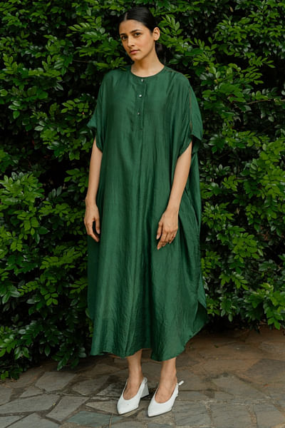 Green pleated kaftan