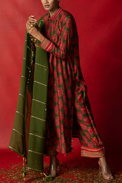 Olive green dupatta