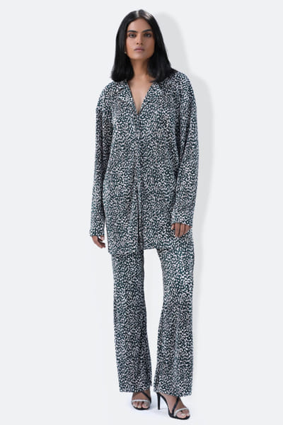 431-88 by Shweta Kapur Black printed pleated co-ords 431JUN25D129934