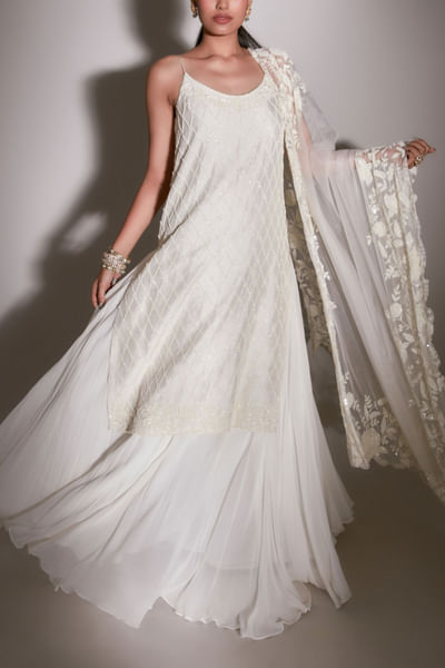 Ivory embroidered kurta lehenga set