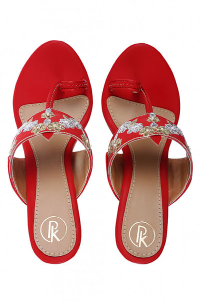 Red embellished kolhapuri sandals