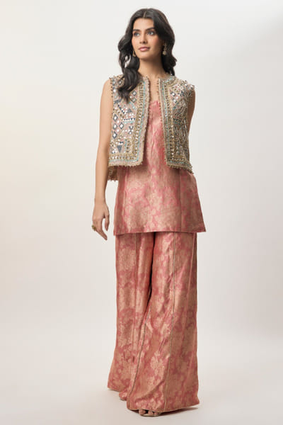 Pink embroidered waistcoat and kurta set