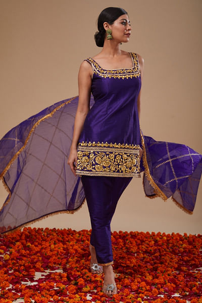 Blue embroidered kurta set
