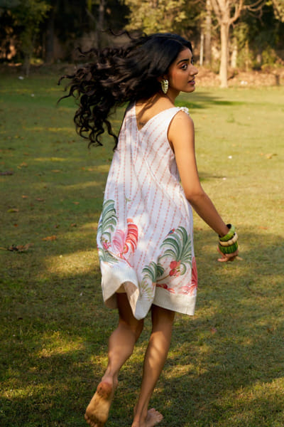 Moh India Ivory printed sleeveless dress MOHIJUL26D150040