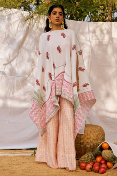 Moh India Ivory printed asymmetric cape MOHIJUL26D150037