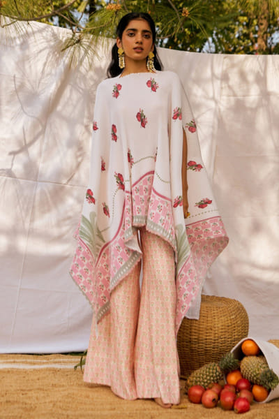 Moh India Ivory printed asymmetric cape set MOHIJUL26D150033