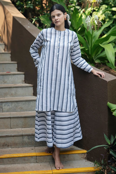 White and blue Madras striped kurta