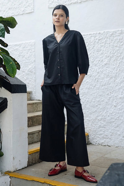 Black shirt