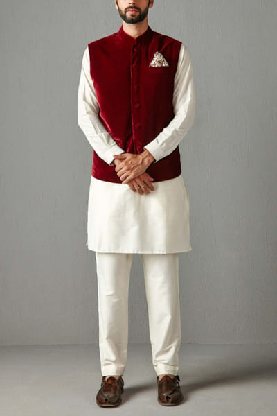 Maroon velvet bandi and kurta set