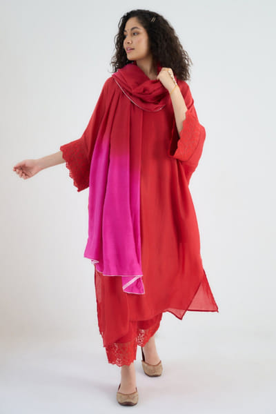 Pink and red ombre dupatta