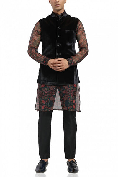 Black and red kurta bandi set