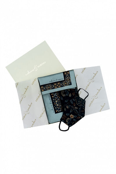 Black pocket square & mask gift box