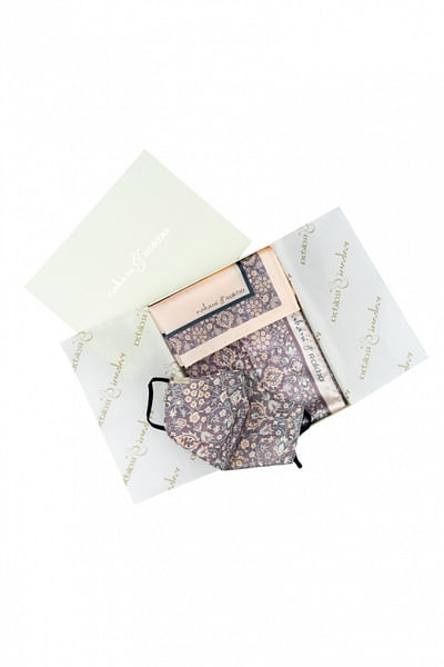 Amethyst pocket square & mask gift box