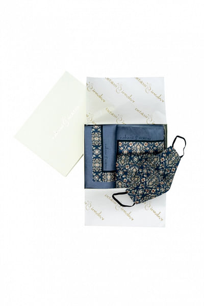 Blue printed pocket square & mask gift box