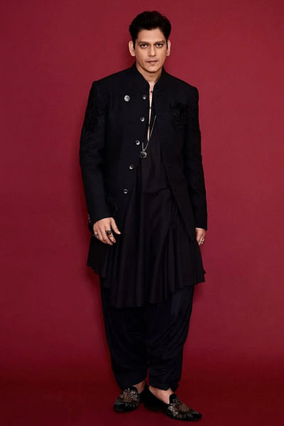 Black tonal embroidered bandhgala set