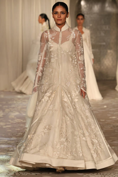 Ivory floral embroidery long jacket