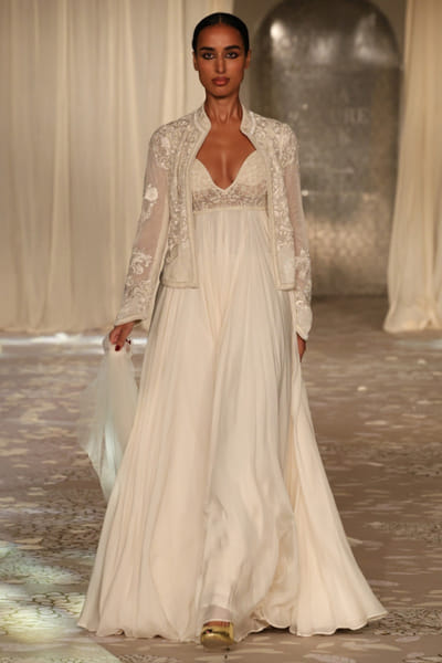 Ivory embroidered short jacket