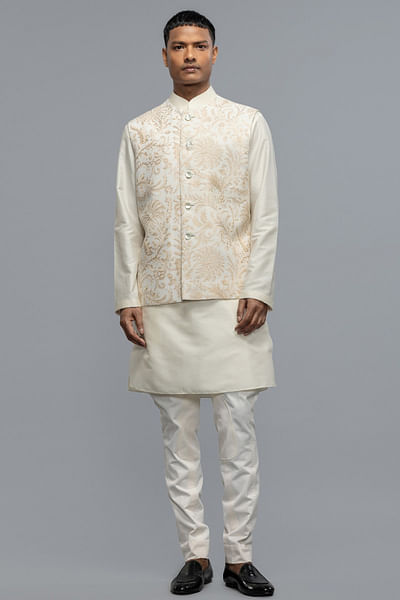 Ivory resham embroidery bandi