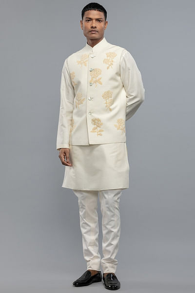 Ivory floral resham embroidered bandi