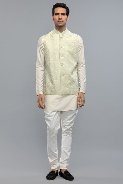 Ivory resham embroidered silk bandi