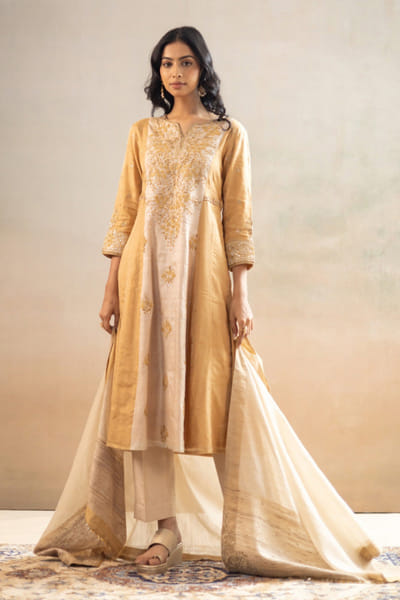 Ronak's Couture Gold and beige gota embroidered kurta set RONAMAY26D145499