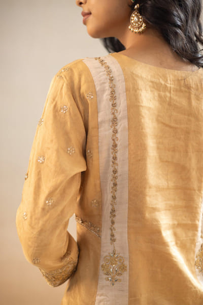 Ronak's Couture Gold and beige gota embroidered kurta set RONAMAY26D145499