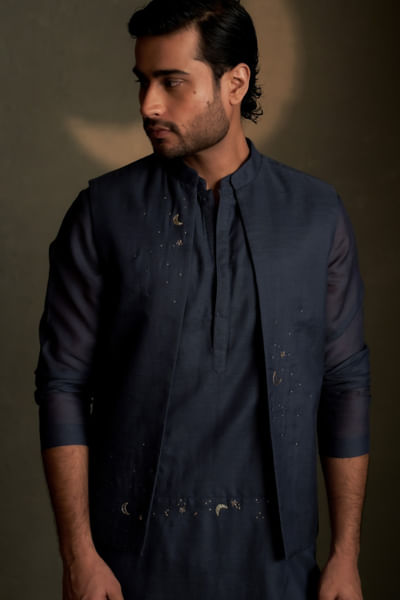 Blue dusk embroidered short jacket