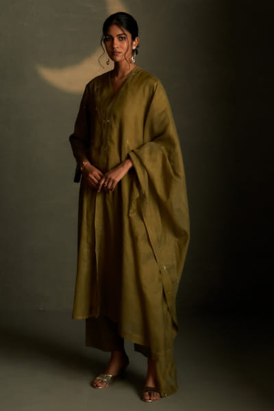 Olive dusk embroidered kurta set