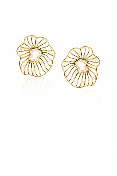 Gold plated wired earrings