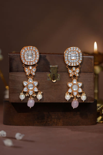 Riana Jewellery Light pink floral quartz earrings RIANAPR26D143344