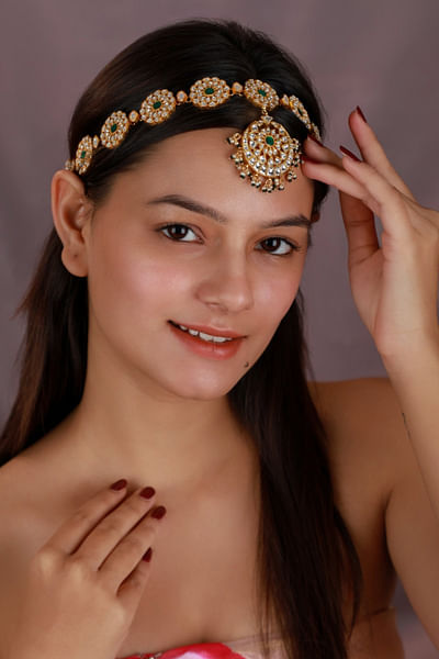 Green floral jadtar stone matha patti