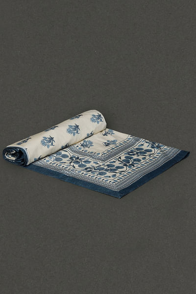Blue printed table cloth