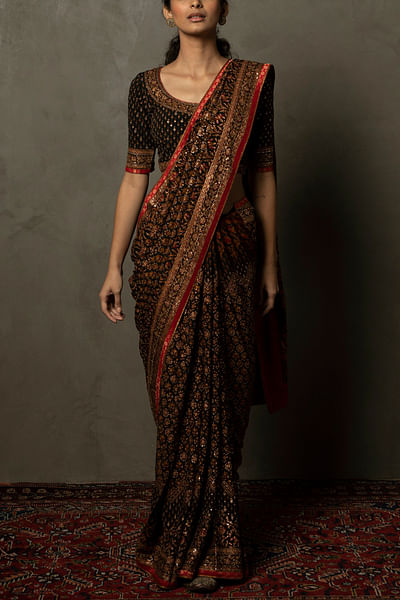 Black and rust sari